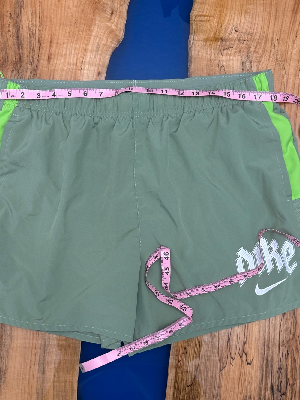 Nike Dri-FIT Running Shorts XL Sage Green Volt Athletic Gym Streetwear - Picture 3 of 12